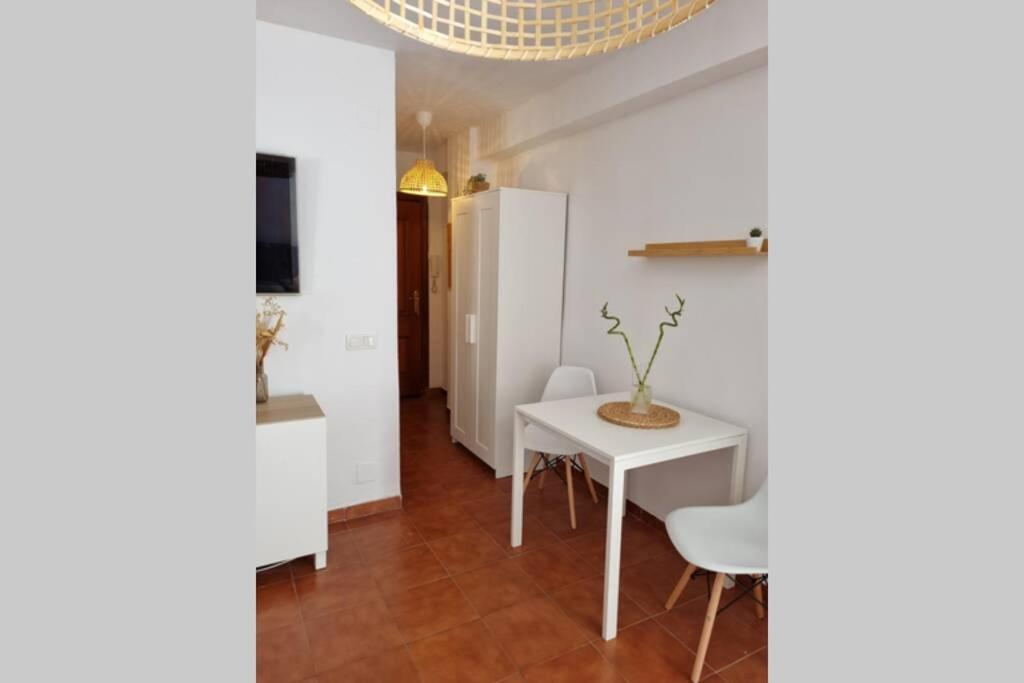 Precioso Apartamento En La Carihuela Торемолинос Екстериор снимка